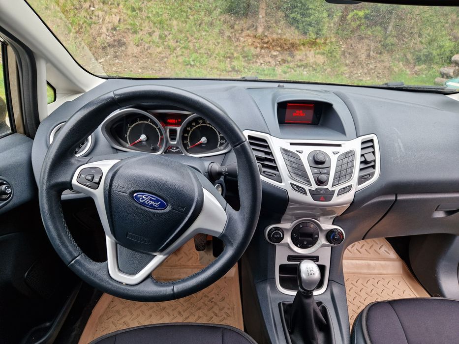 Ford fiesta 1.3 benzina