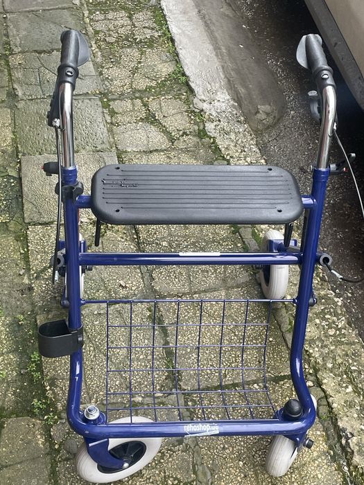 Проходилка за възрастни