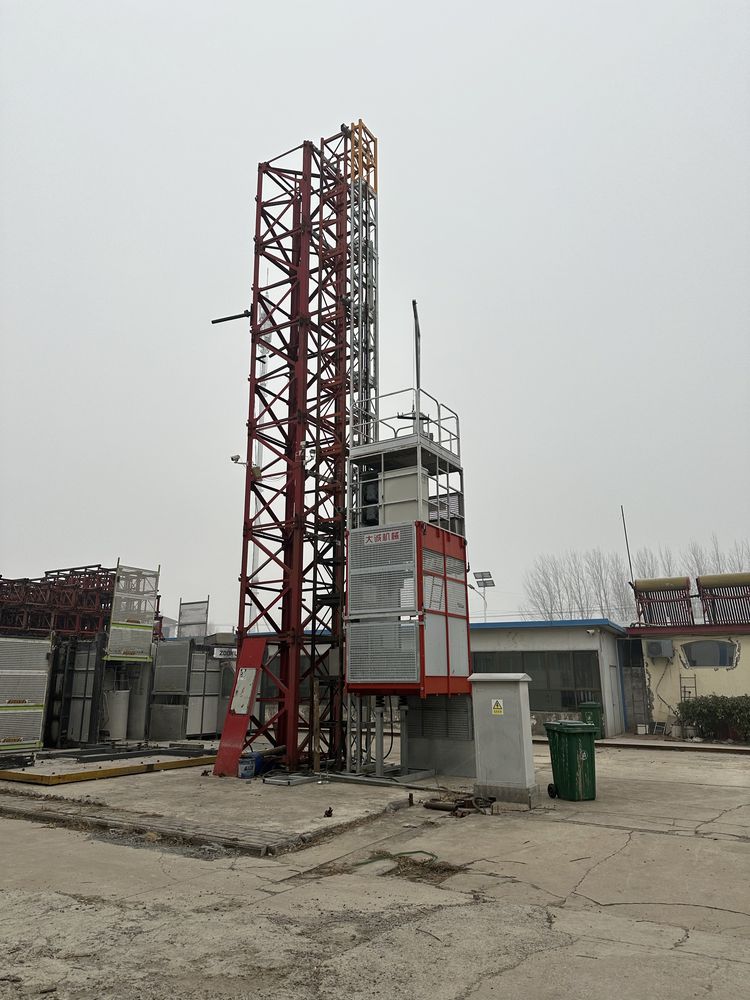 Грузопассажирский подъемник ( лифт ) DACHENG MACHINERY