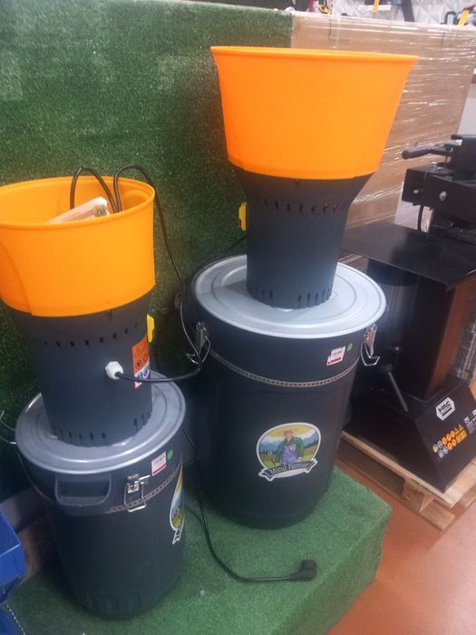 Vând mori de uruiala și mălai noi  micul fermier