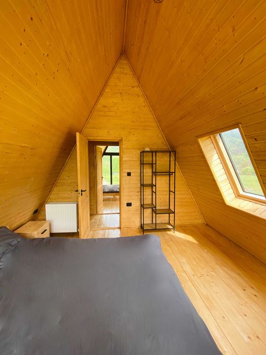 Închiriez cabană cu ciubăr