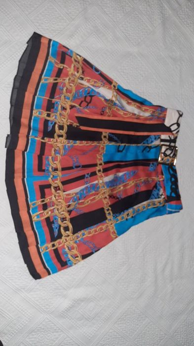 Fusta Zara marimea XS,purtata o data impecabila.