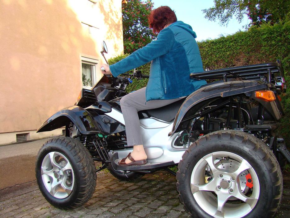 Vând ATV 260 cmc, 11 KW, automat, 1010 km