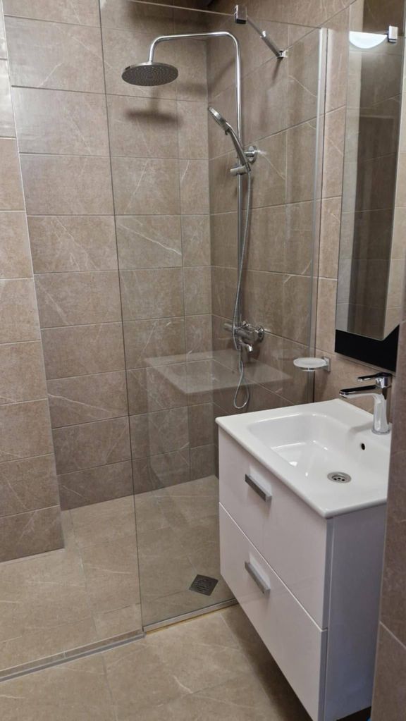 Продава се Тристаен апартамент в Варна, Колхозен пазар - 83 кв.м за 3073 €/кв.м - Снимка #9