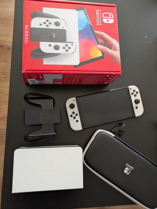 Nintendo Switch OLED White Bundle