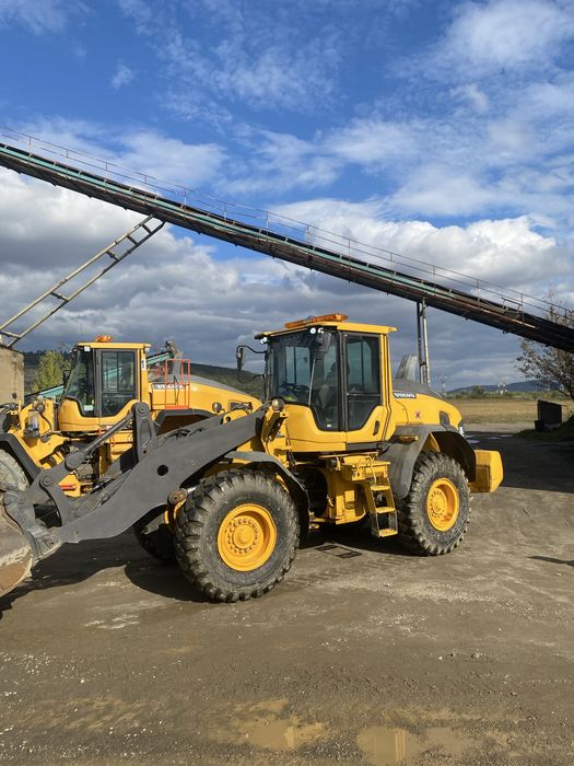 Vand sau inchiriez Incarcator frontal VOLVO L 70 H