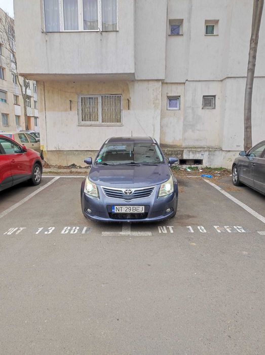 Vand Toyota avensis 2.0 , 2011