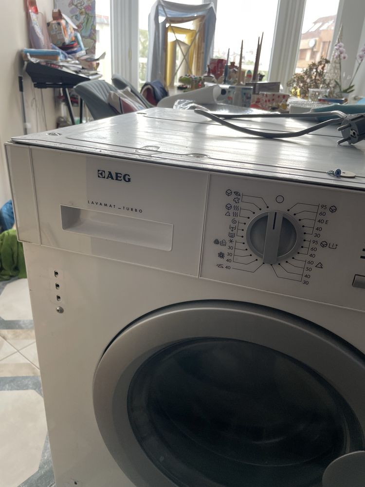 Пралня Сушилна работеща за части AEG l61470WDBI
