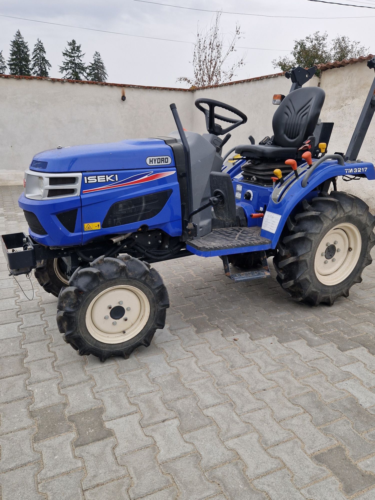 Vând tractoraș isecki