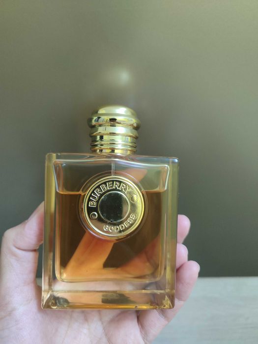 Продам Burberry goddess