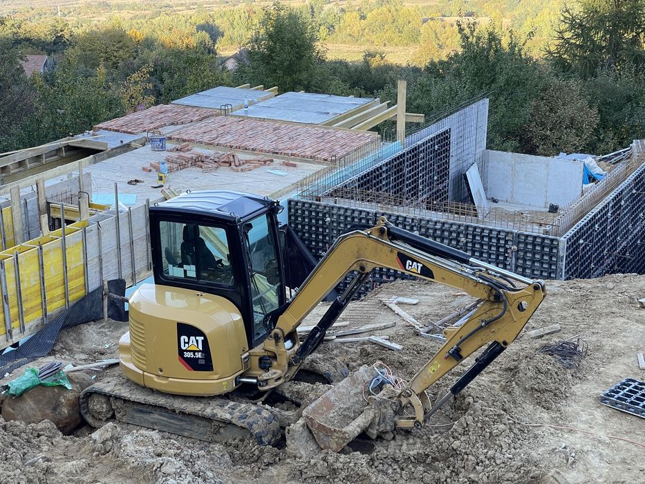 Inchiriez EXCAVATOR Bobcat MiniExcavator Buldo Buldoexcavator Demolez