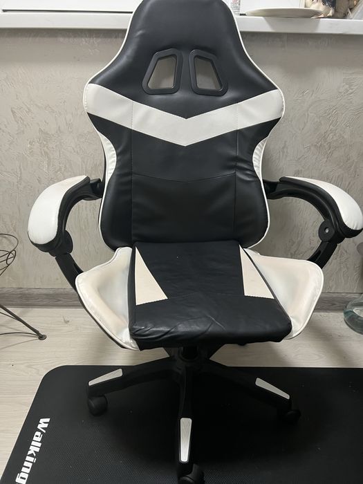 Компьютерное кресло