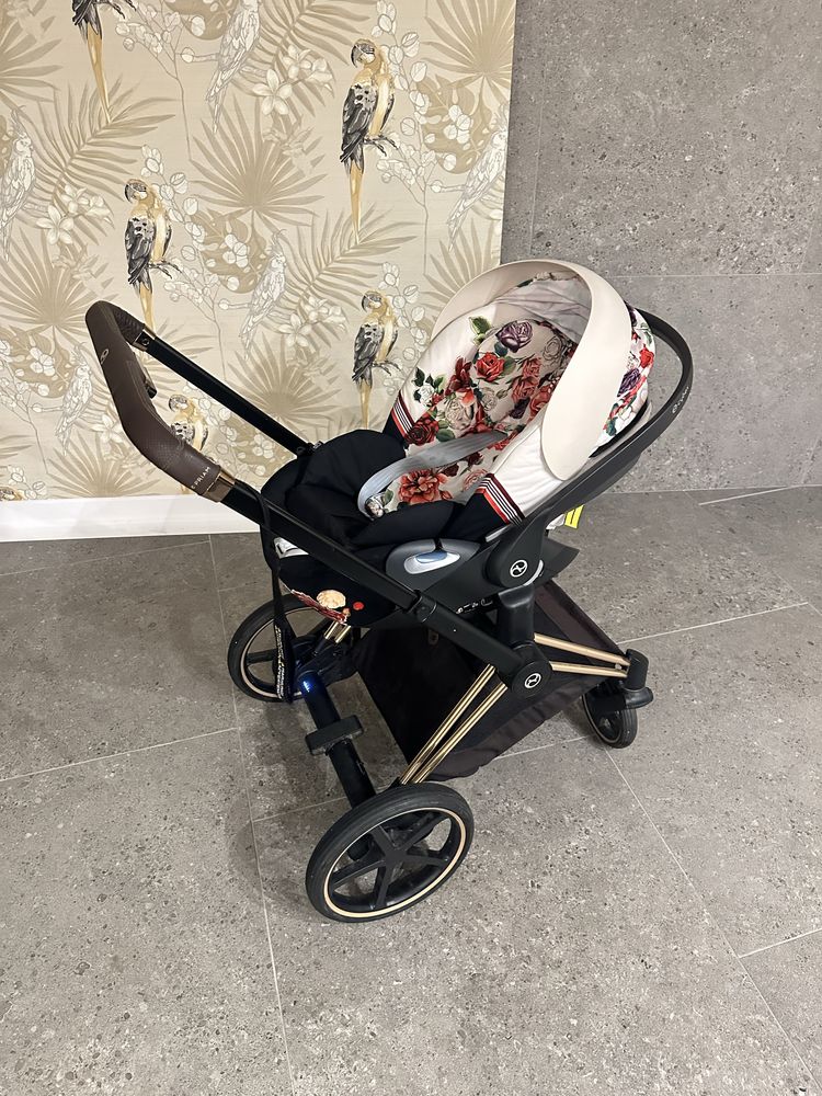 Cybex e-Priam количка и кош за новородено