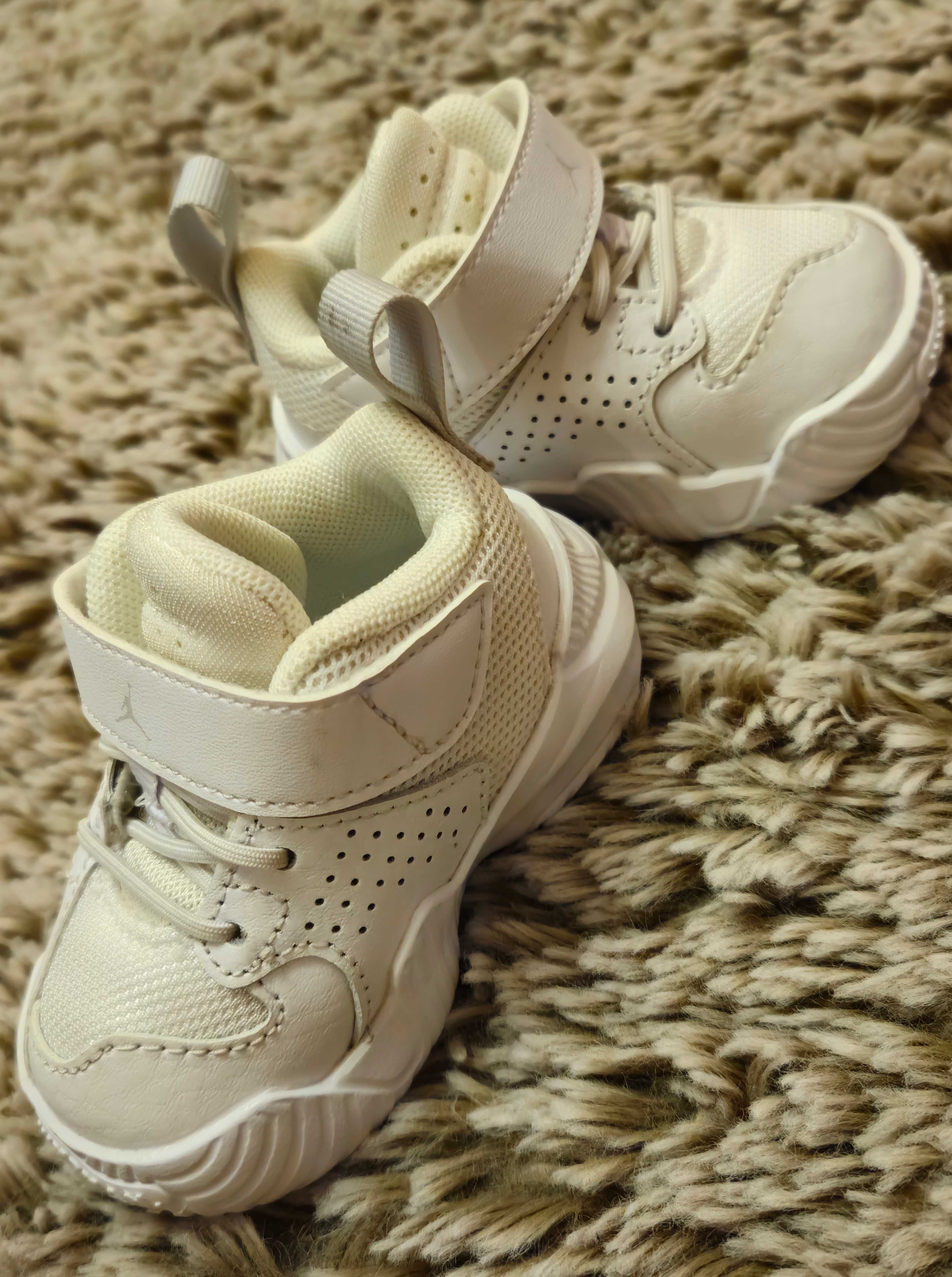 Бебешки маратонки Nike