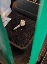 Inel logodna Diamant 1.02K, montat in inel de Platina.