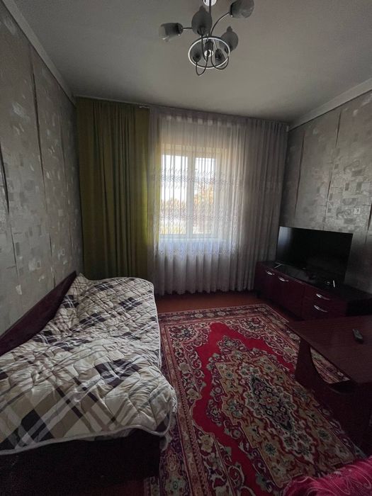 Продам чиланзар 19. Трёх комнатная. Балкон 2*6