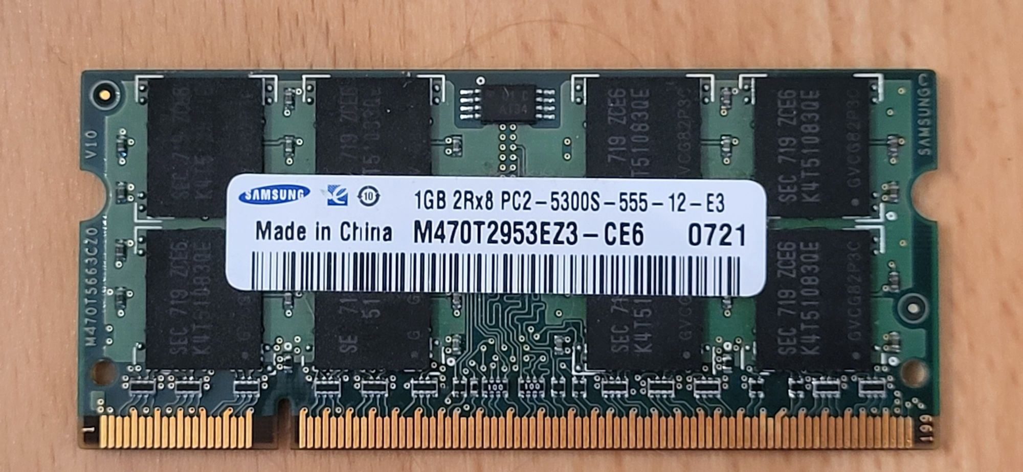 Memorie laptop Samsung 1GB 667MHz DDR2 PC2-5300S M470T2953EZ3-CE6