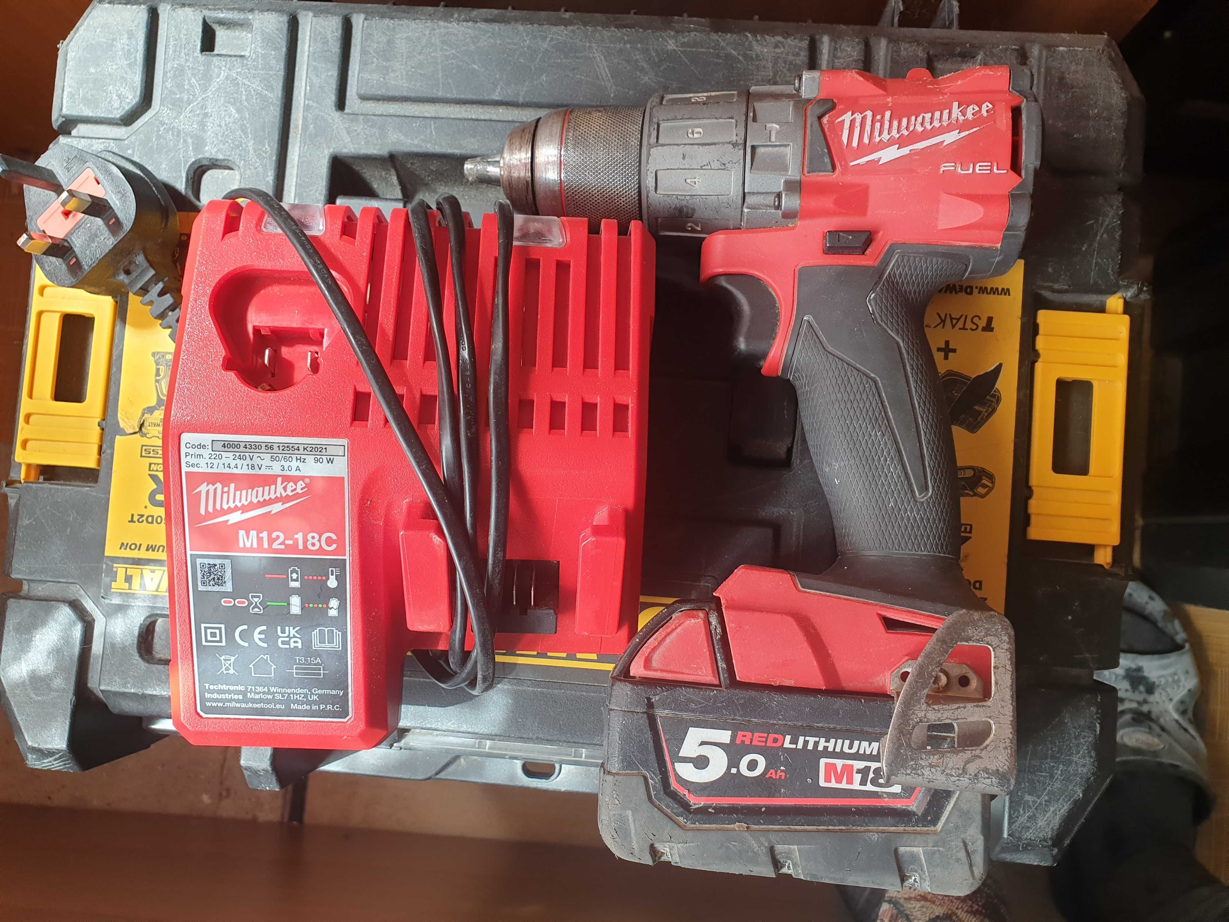 Milwaukee M18 FPD2/Винтоверт+батерия 5ah и зарядно