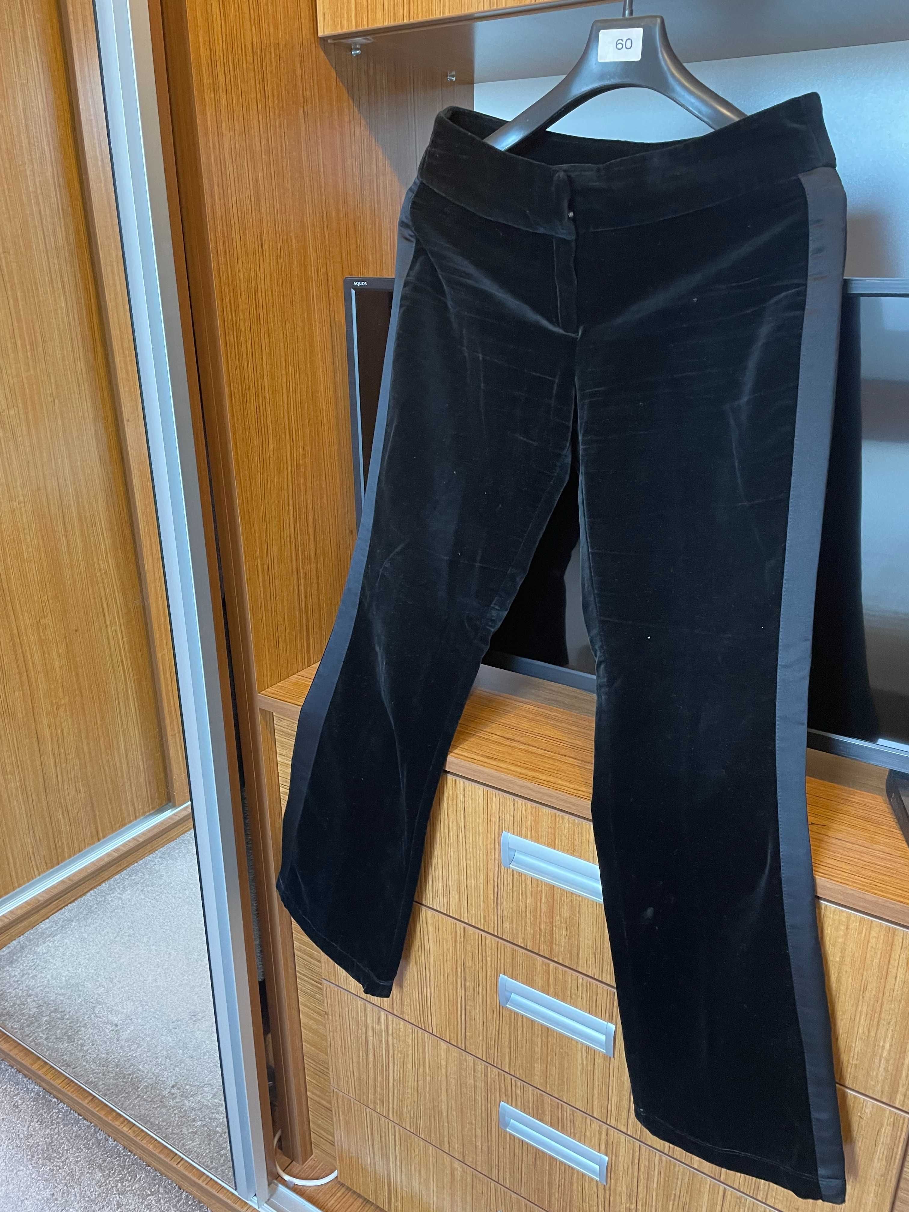Pantaloni dama de catifea