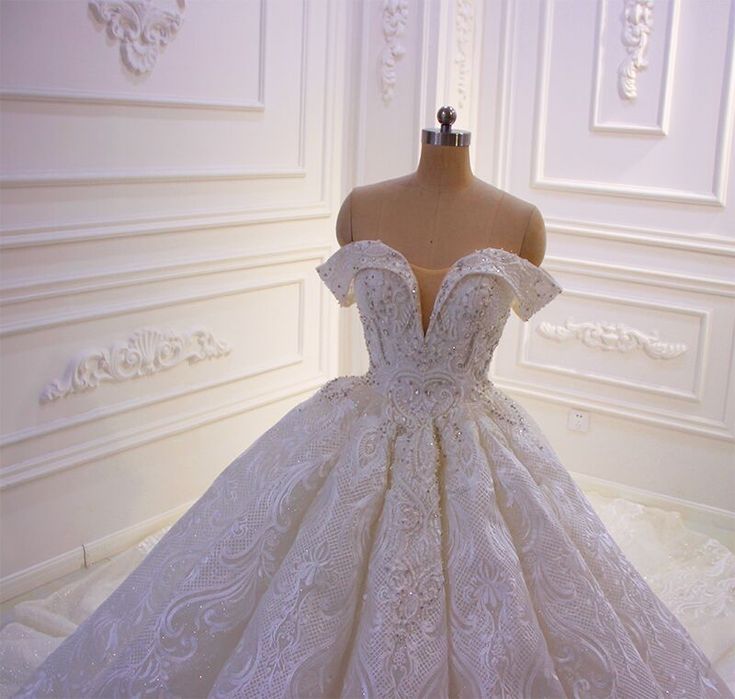 Rochie de mireasa printesa noua model luxury oferta speciala