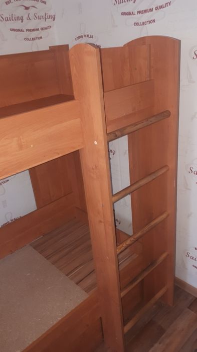 Двухъярусная кровать