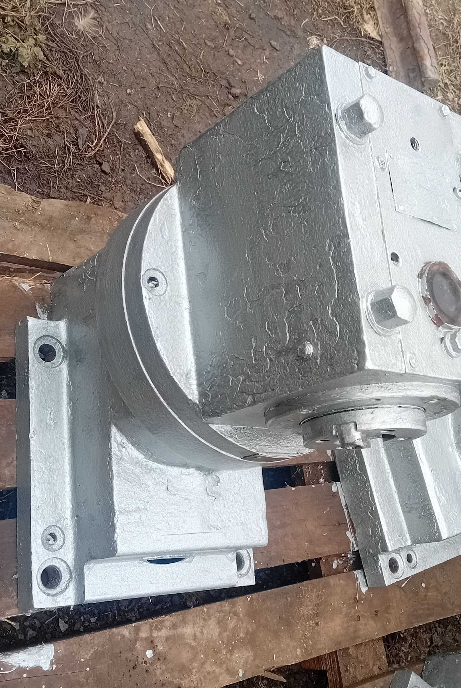 B20 Cap freza frezat FU 25 Cugir cu con ISO 40