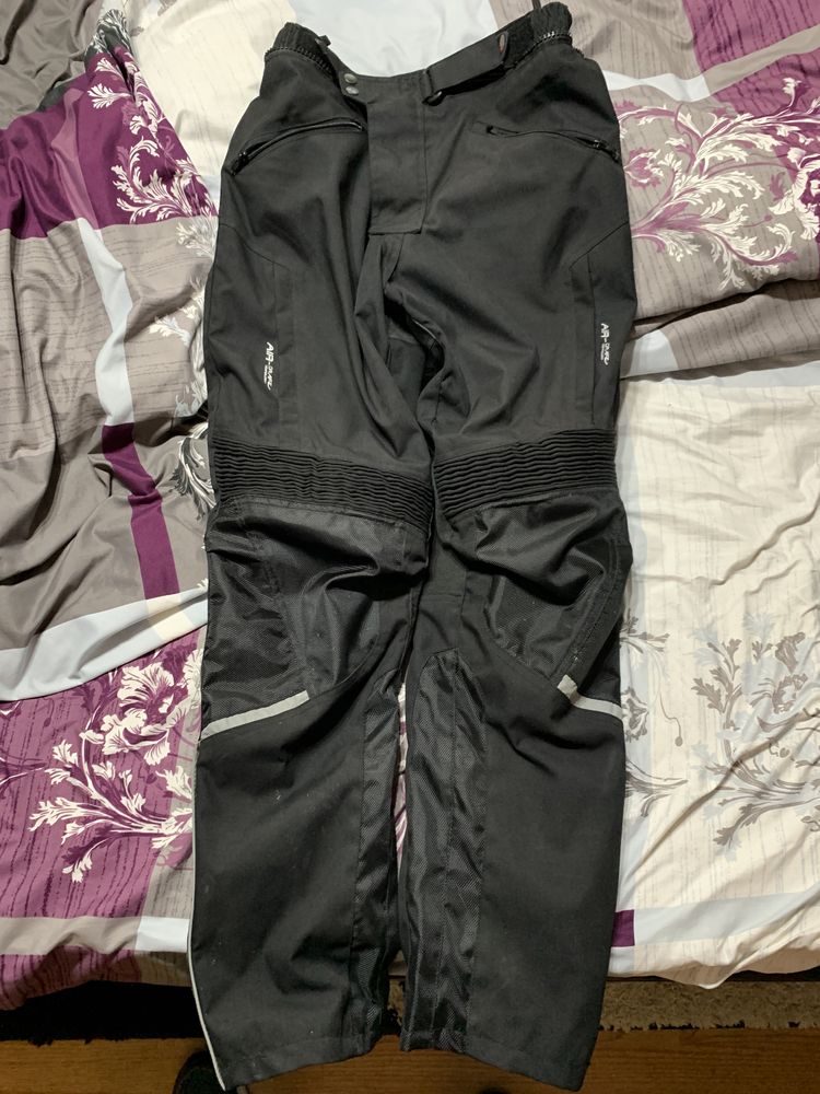 Pantaloni motociclist barbati