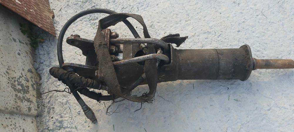 Хидравличен чук за мини багер 0.8-2,5т.