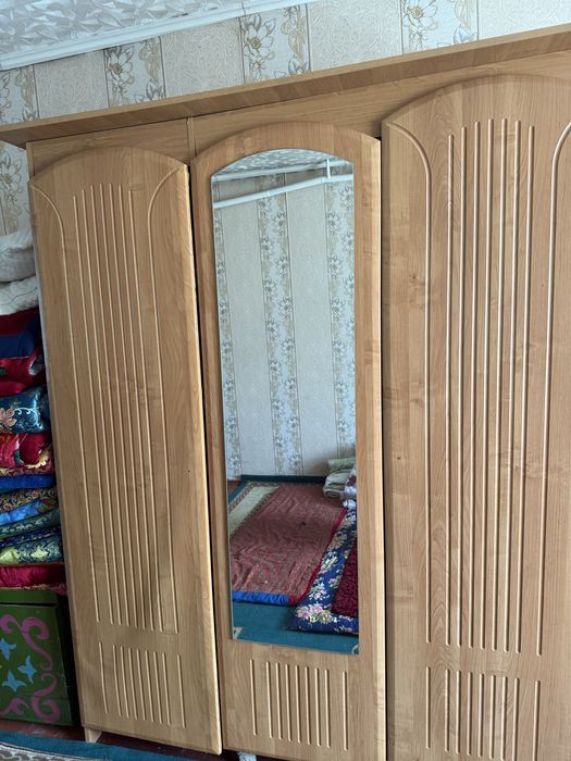 Шифонер и шкафы в очень хорошем состоянии