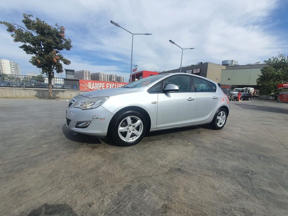 Vand Opel astra J 1.3 cdti 95cp 2012