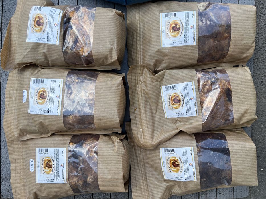 Serlac/shellac fulgi