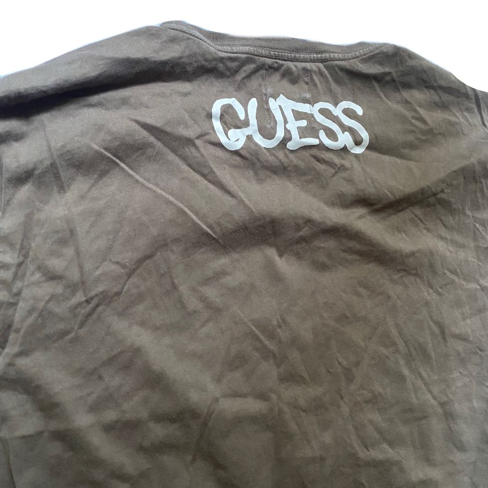 Мъжка тениска Guess размер М без следи от употреба като нова
