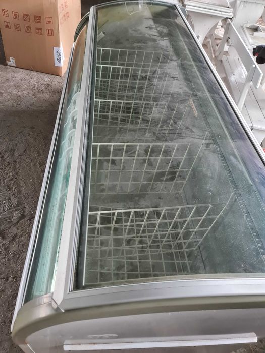 Хладилна витрина