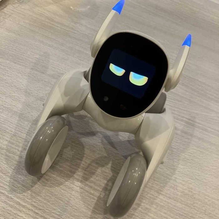 Loona Pet Bot – robot Inteligent, ca nou + statie de incarcare