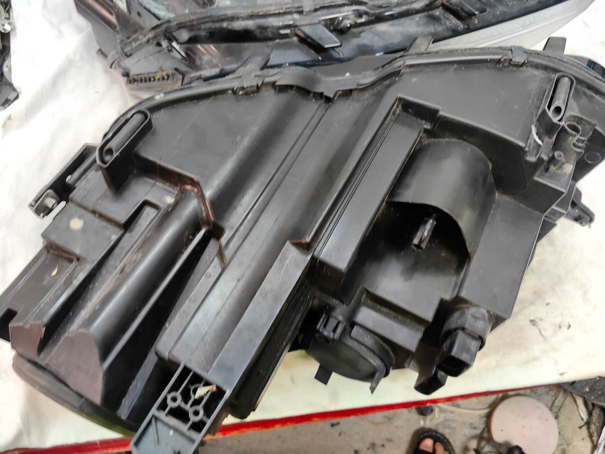 Оригинални  фарове  Vw Tiguan