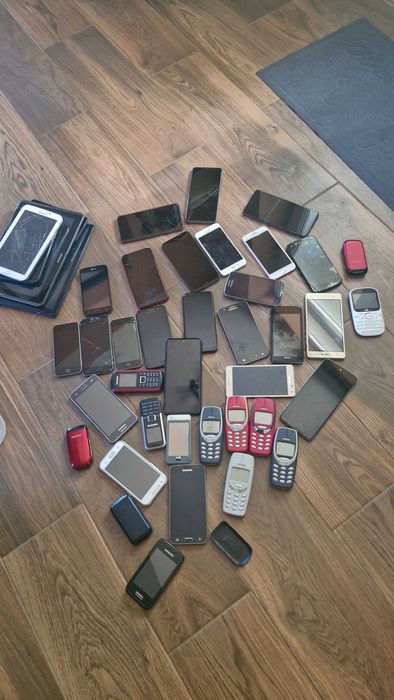 Telefoane pentru piese