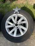 Jante VW 16 Passat B8 T-Roc Golf Touran Sharan 215/60R16 vara m+s senz