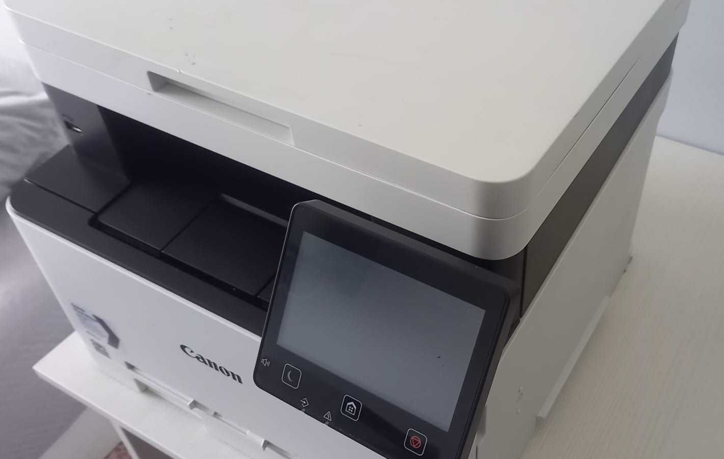 Продам МФУ Canon i-sensys MF631Cn.
