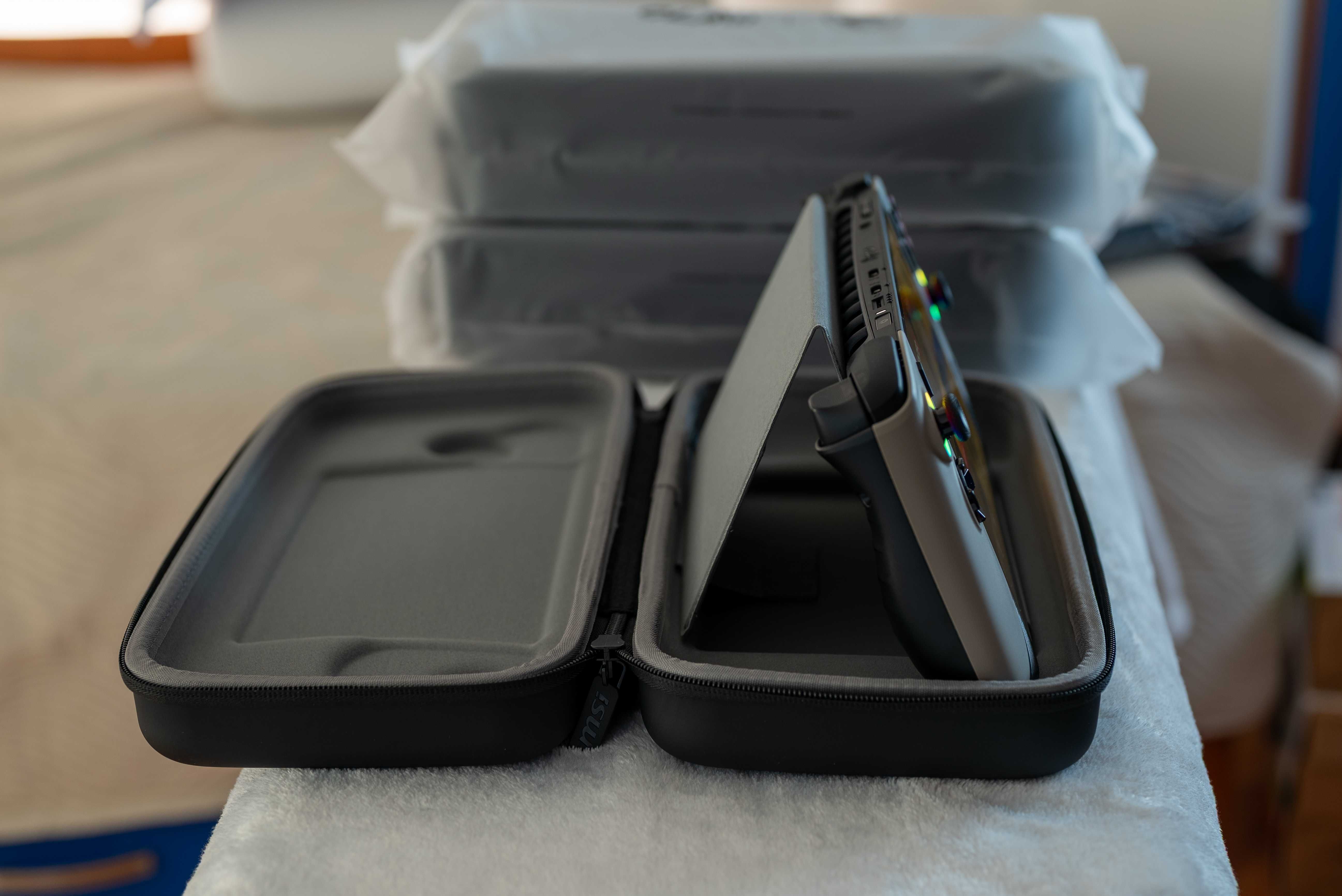 Husa transport MSI Claw 8 AI+
