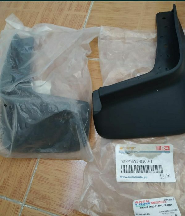 Продам брызговики на автомобиль Мицубиси Лансер передний. Новый.