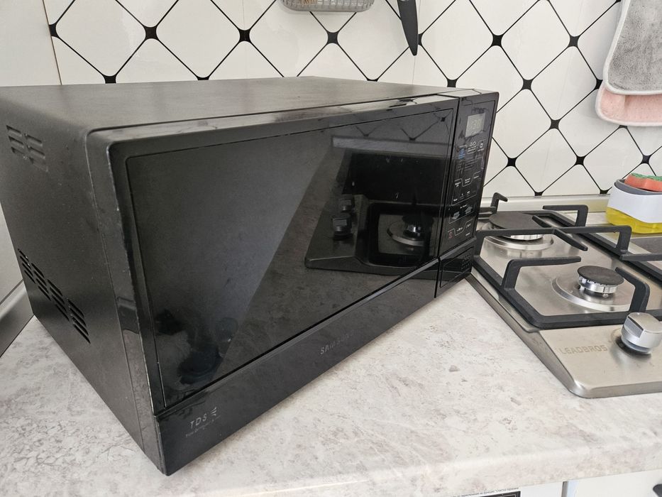 Продам микроволновку бу 23л