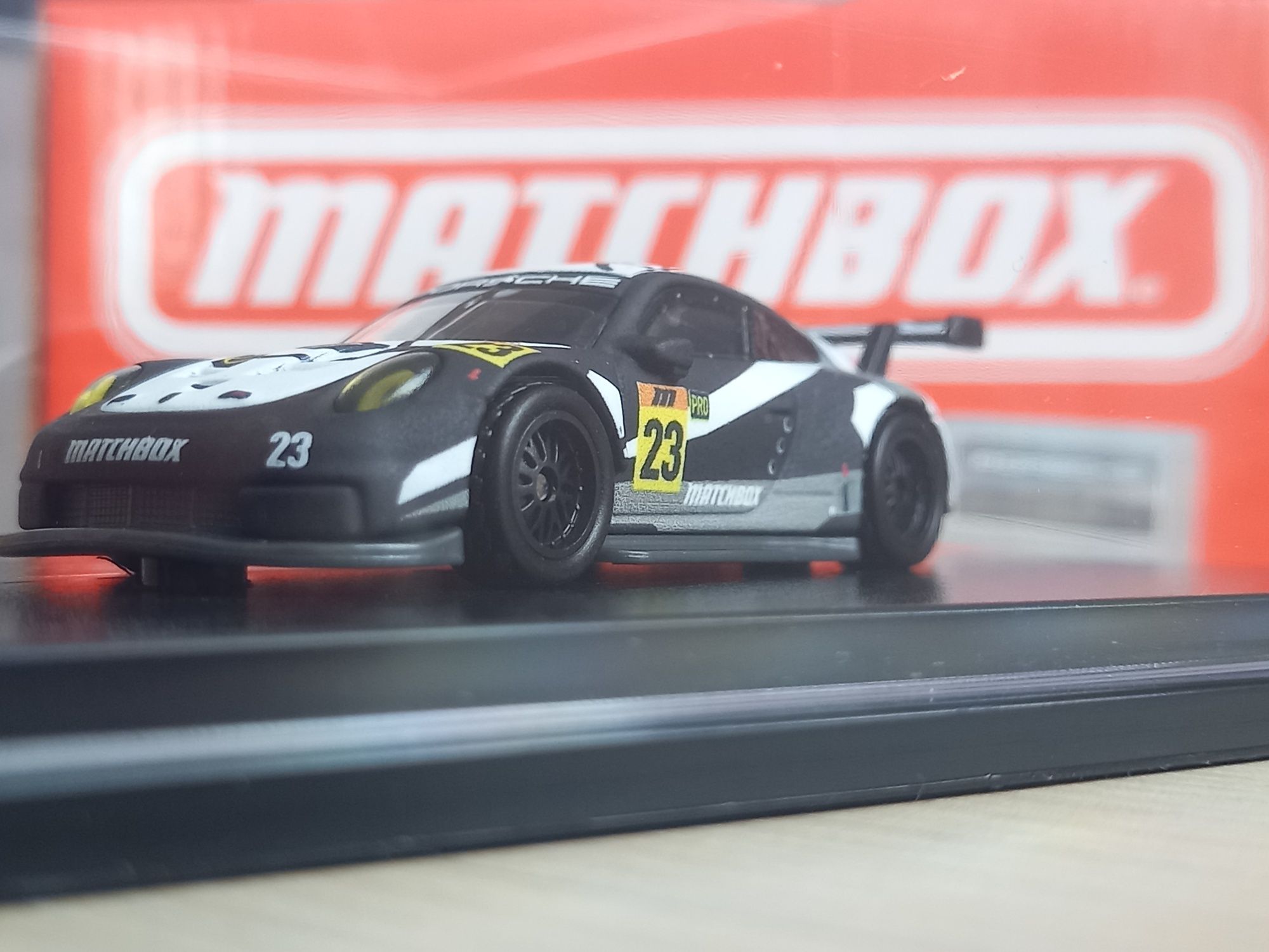 Порше 911 RSR - Мачбокс 1:64