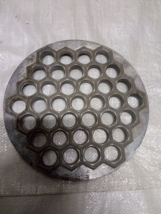 Форма для лепки пельменей .