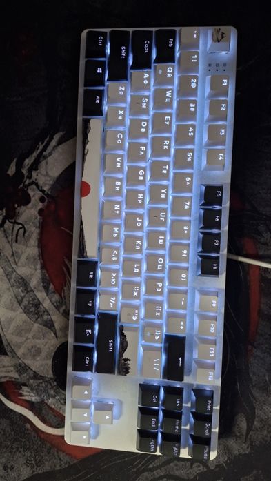 Продам механическую клавиатуру