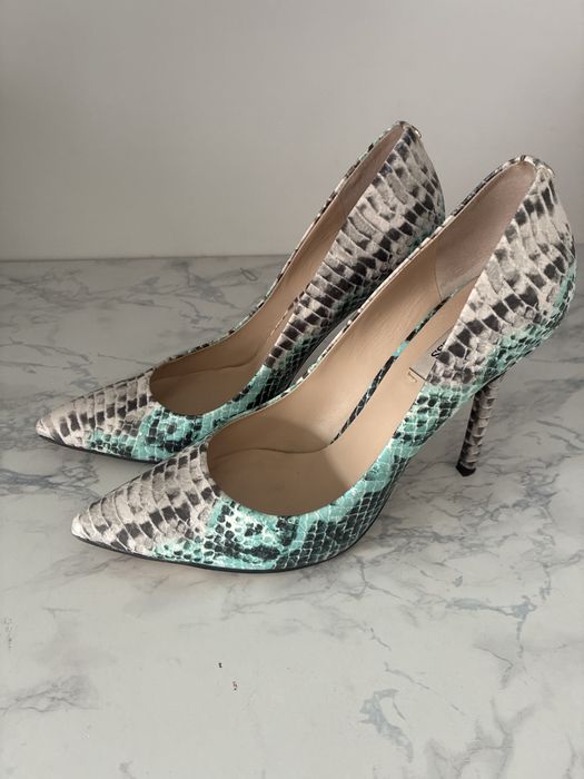 Обувки на  Guess