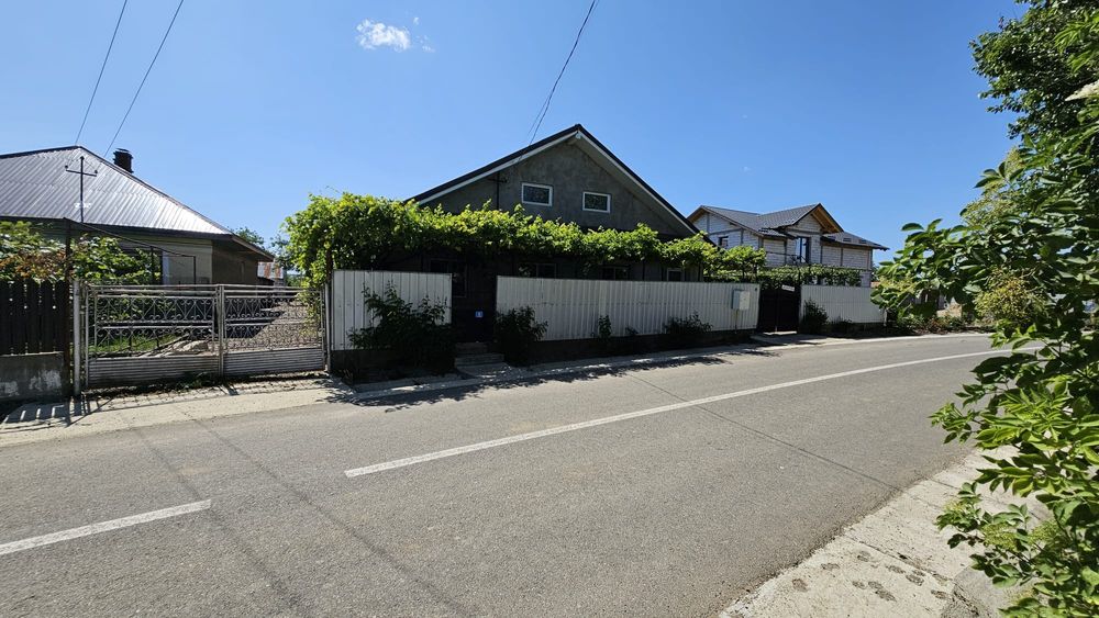 Casa cu gradina centru Mogoșești Siret
