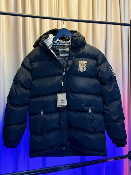 Geaca Burberry cu gluga