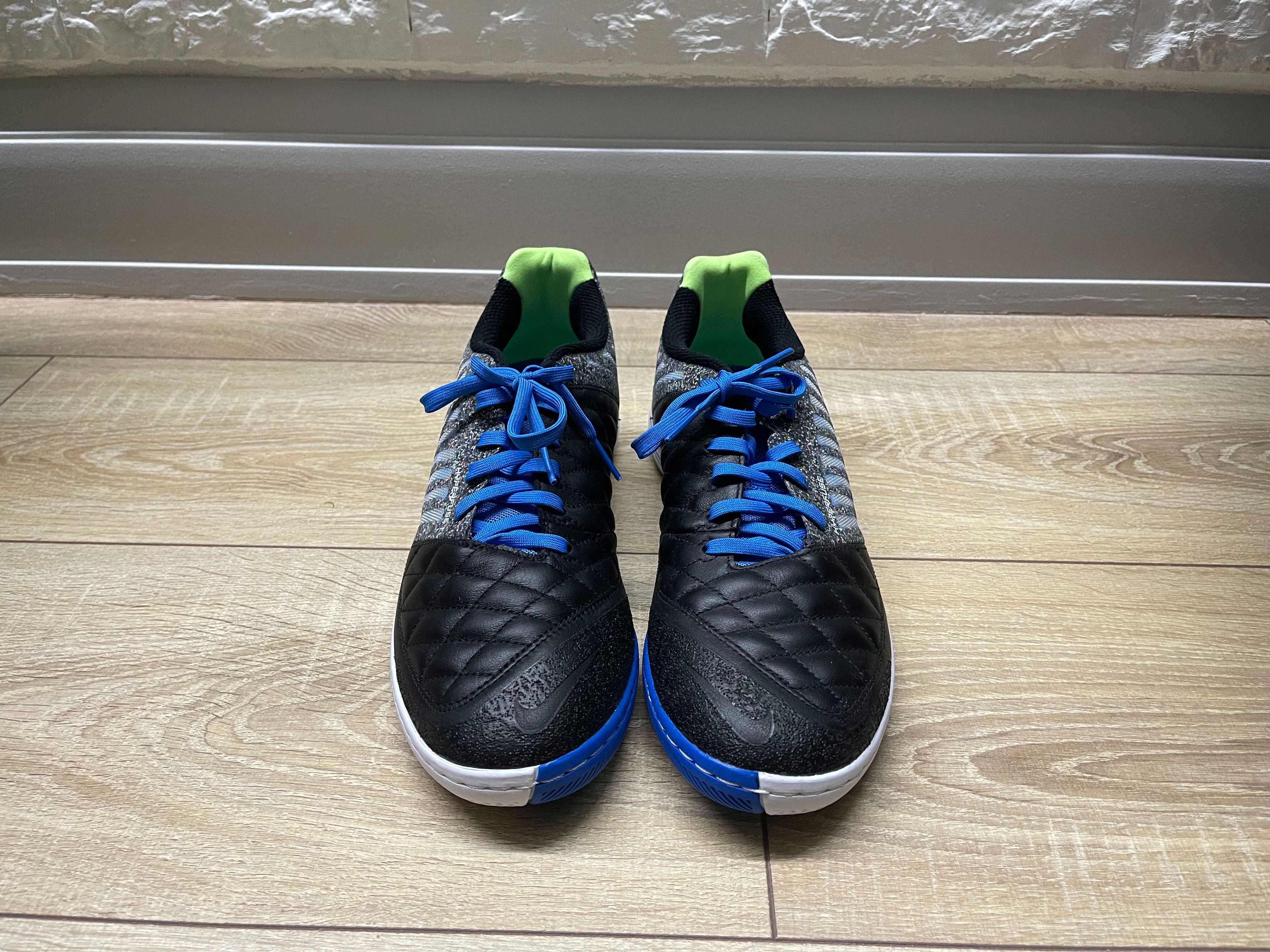 Новая футбольная обувь Nike Lunar Gato 2 IC (футзал)