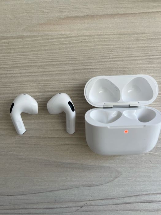 Casti apple airpods 4 noise cancelation