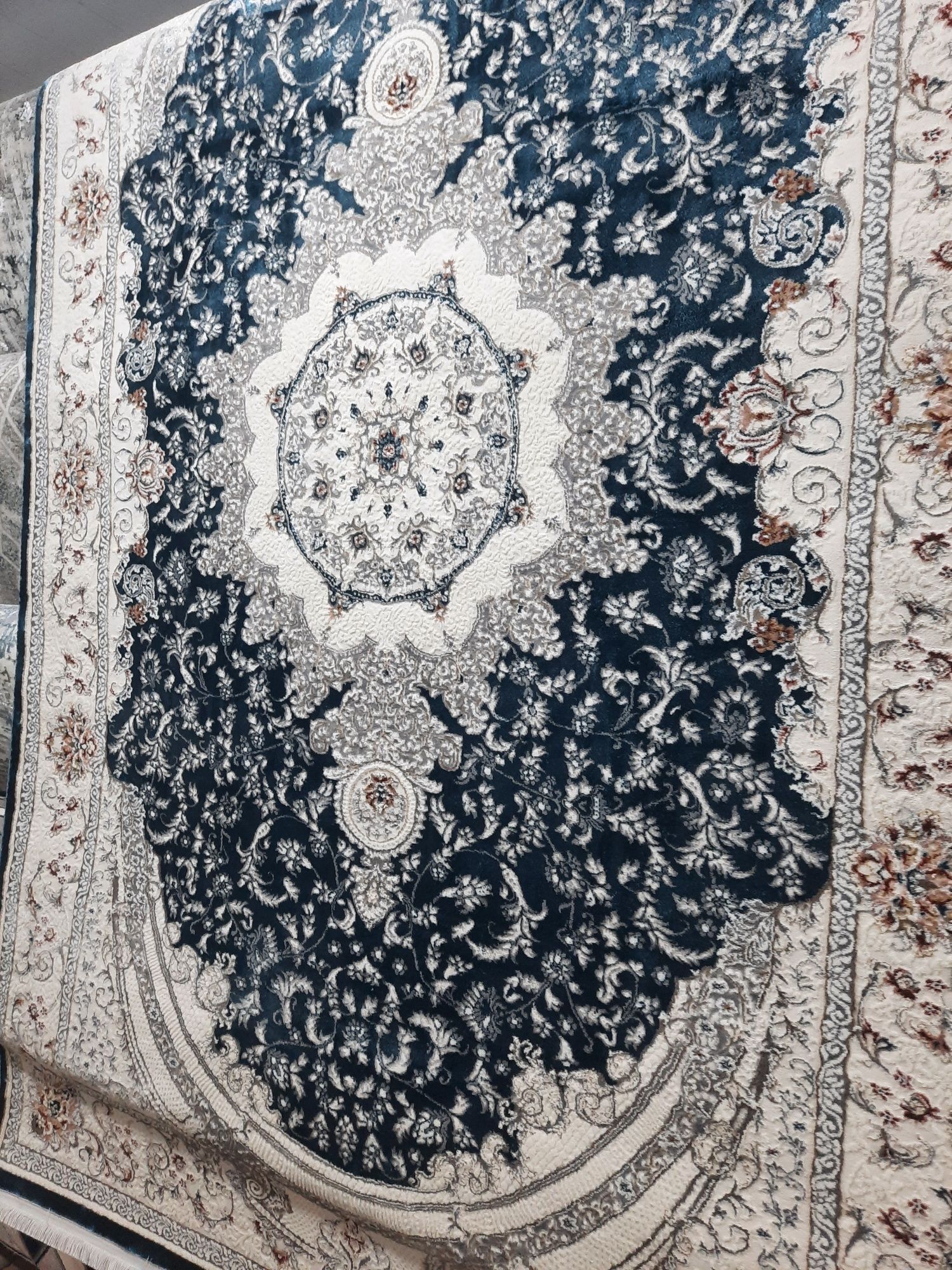 гилам кавралаи база